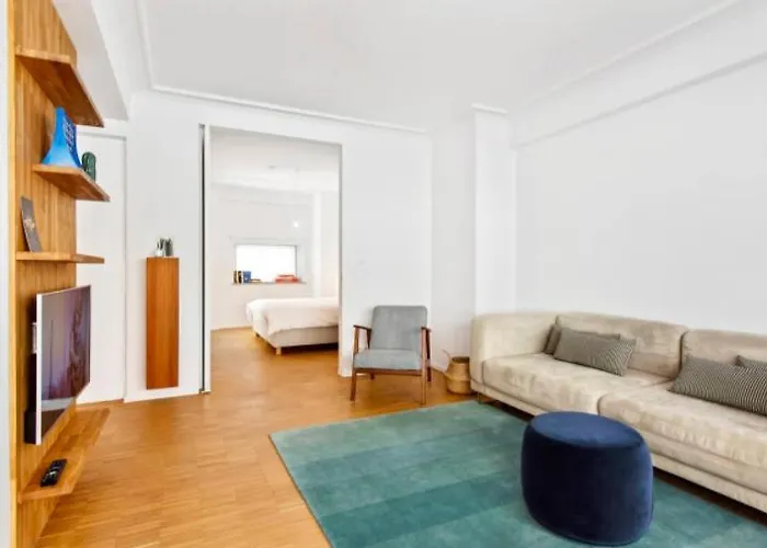 Bright And Stylish Next To The Sea!